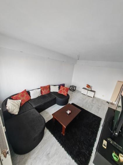 Apartament cu 2 camere decomandat în Vest