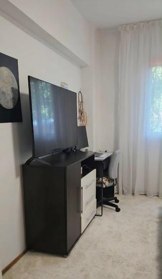 Apartament cu 3 camere decomandat, mobilat în Energiei