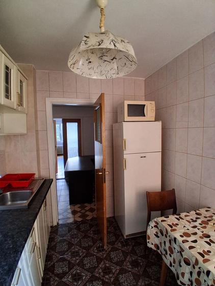 Apartament cu 3 camere decomandat în Iancului