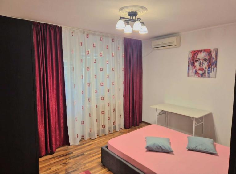 Apartament cu 3 camere decomandat în Obor