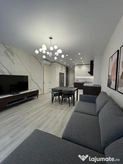 Apartament cu 3 camere decomandat în Drumul Taberei