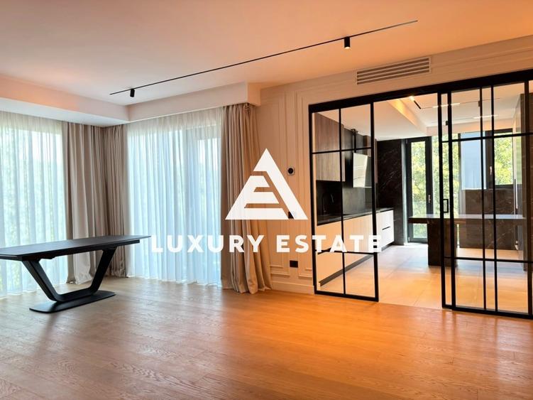 Apartament cu 4 camere semidecomandat în Aviatorilor
