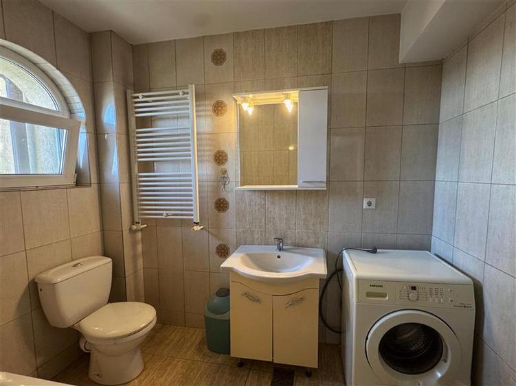 Apartament cu 2 camere decomandat, mobilat în Aeroport