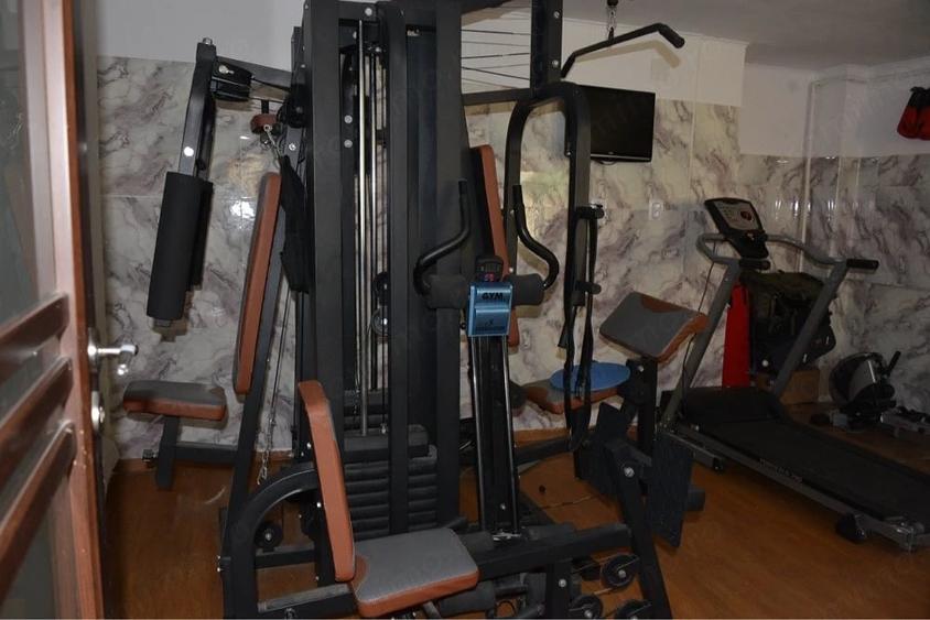 Casă cu Teren 250 Mp în Central