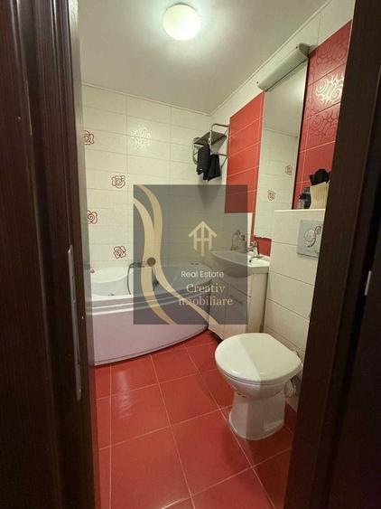 Apartament cu 3 camere semidecomandat în Titan