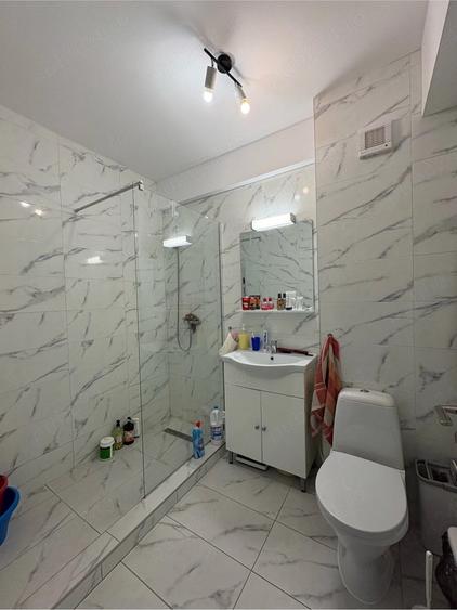 Apartament cu 2 camere semidecomandat, mobilat în Tomis Plus