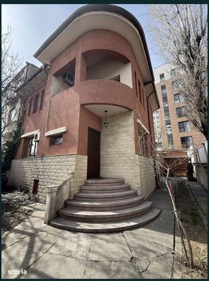 Casă cu 6 camere cu Teren 264 Mp în Cotroceni