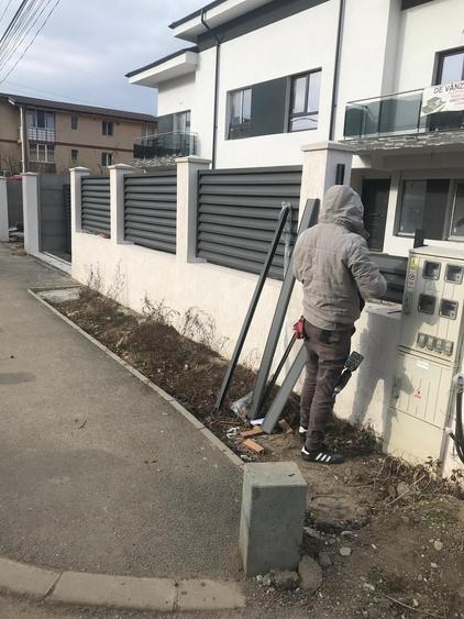 Duplex cu 5 camere cu Canalizare în Roșu