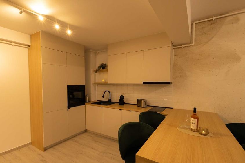 Apartament cu 2 camere decomandat în Central