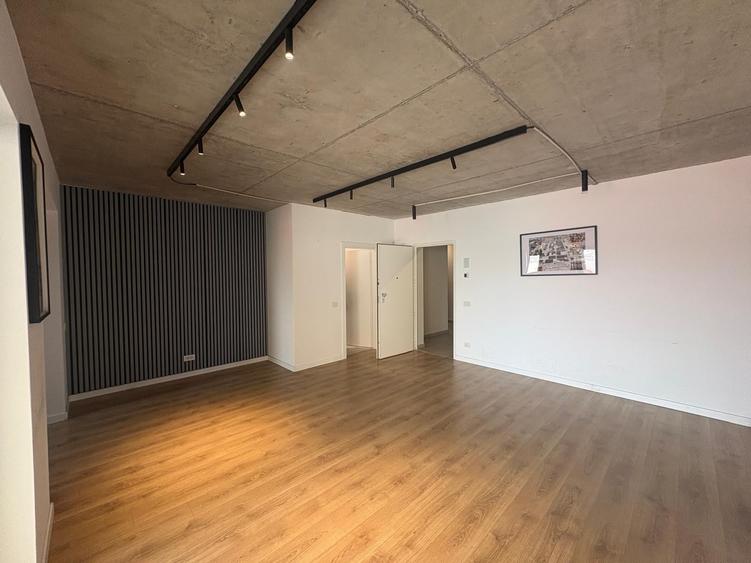 Apartament cu 3 camere decomandat în Barbu Văcărescu