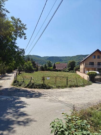 Teren de 2300 mp, în Exterior Vest