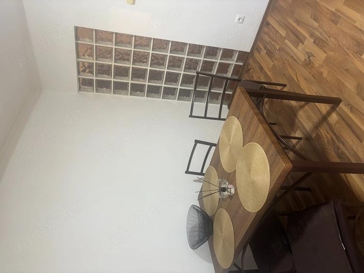Apartament cu 2 camere decomandat în Trocadero