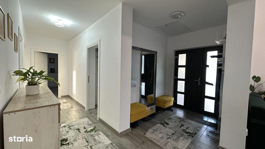 Casă cu 4 camere decomandat cu Teren 550 Mp în Săsar