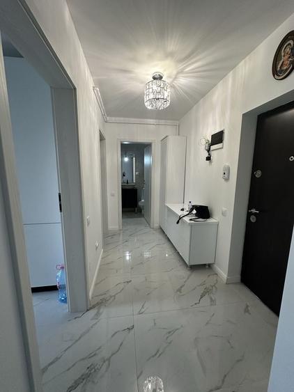 Particular. Inchiriez apartament cu 2 camere - 4