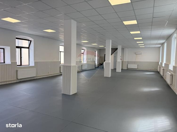 Spațiu comercial, de 200 mp, în Central