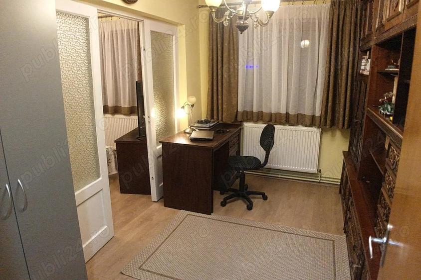 Apartament cu 5 camere decomandat, mobilat în Aurel Vlaicu