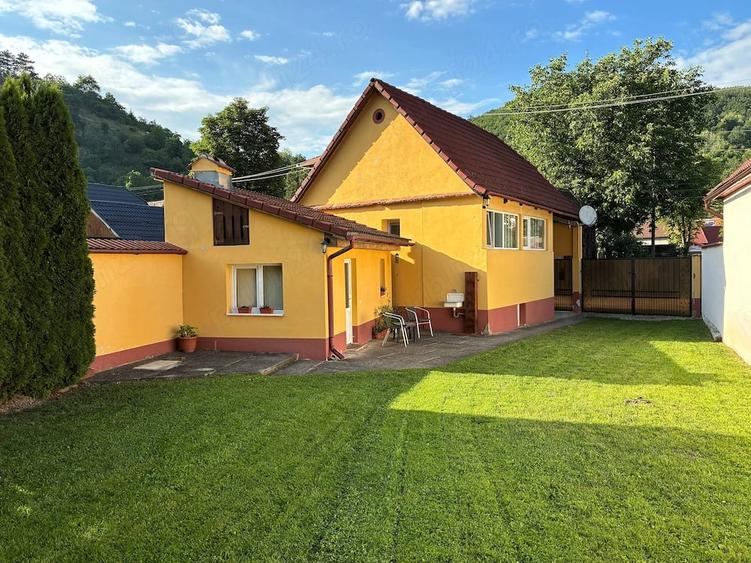 Casă cu 2 camere cu Teren 685 Mp în Galeș
