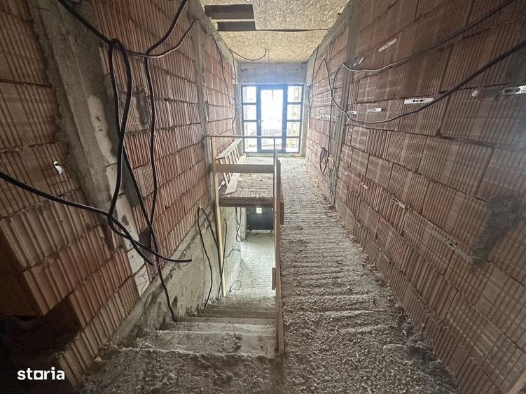 Casă cu 4 camere cu Teren 242 Mp în Ștefăneștii de Jos