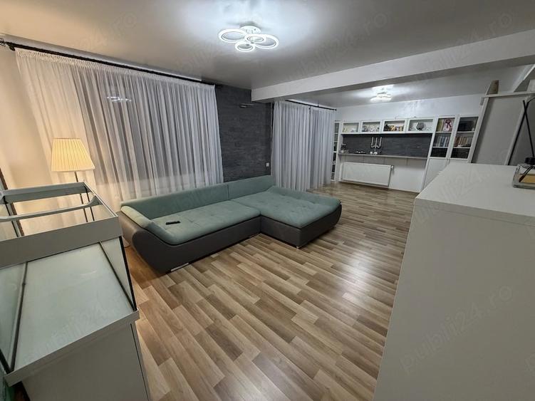 Casă cu Teren 100 Mp în 1 Decembrie