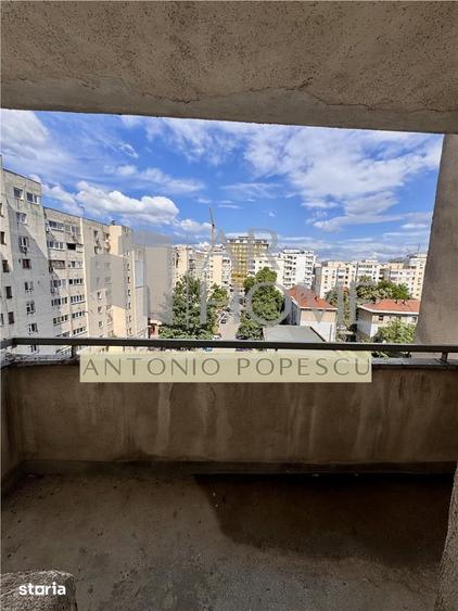 Garsonieră decomandată în Cantacuzino