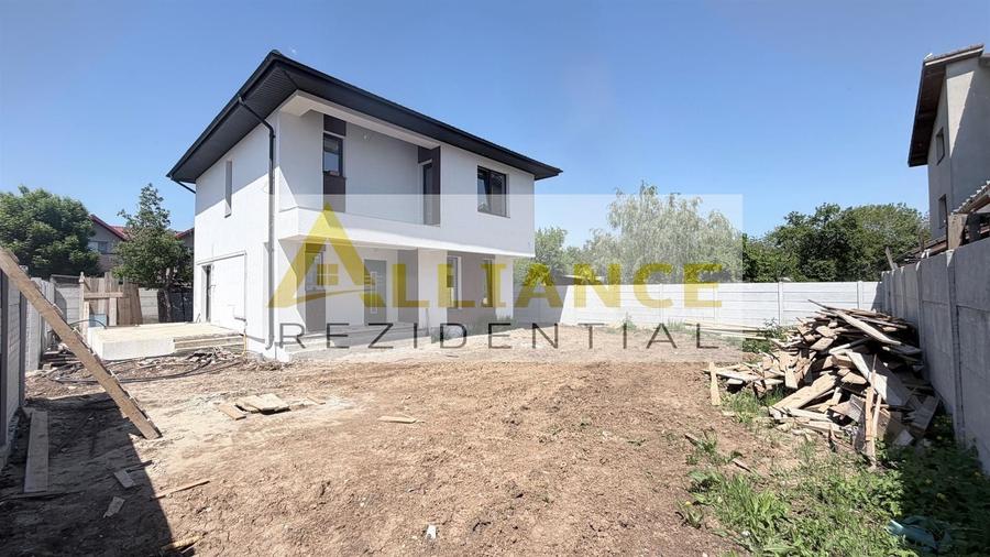 Casă individuală cu 4 camere cu Canalizare în Berceni