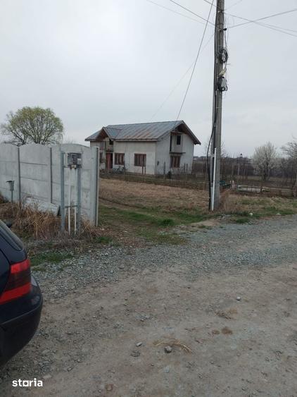 Teren de 472 mp, în Malu Mare