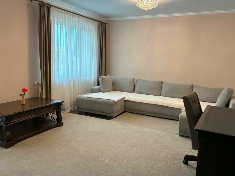 Casă cu 4 camere în Exterior Vest