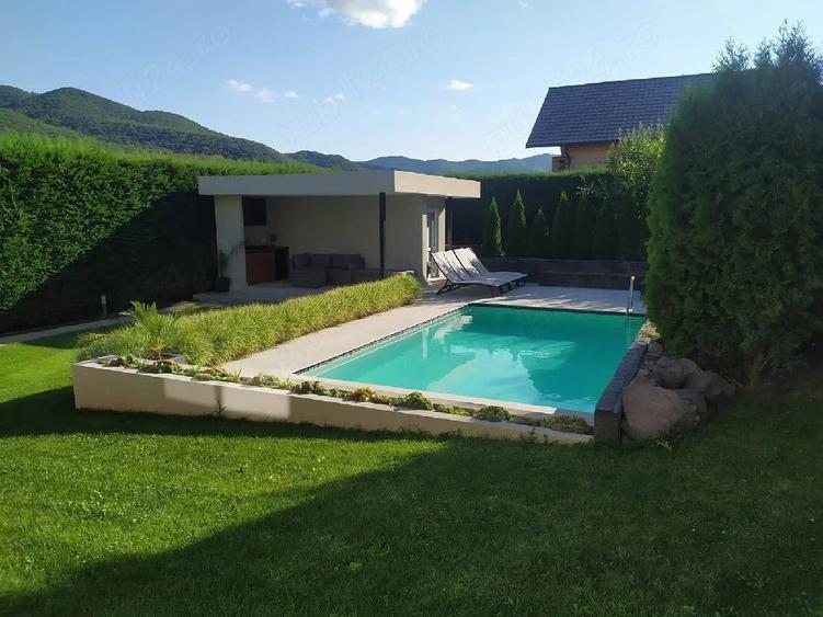 Casă cu Teren 930 Mp în Șard