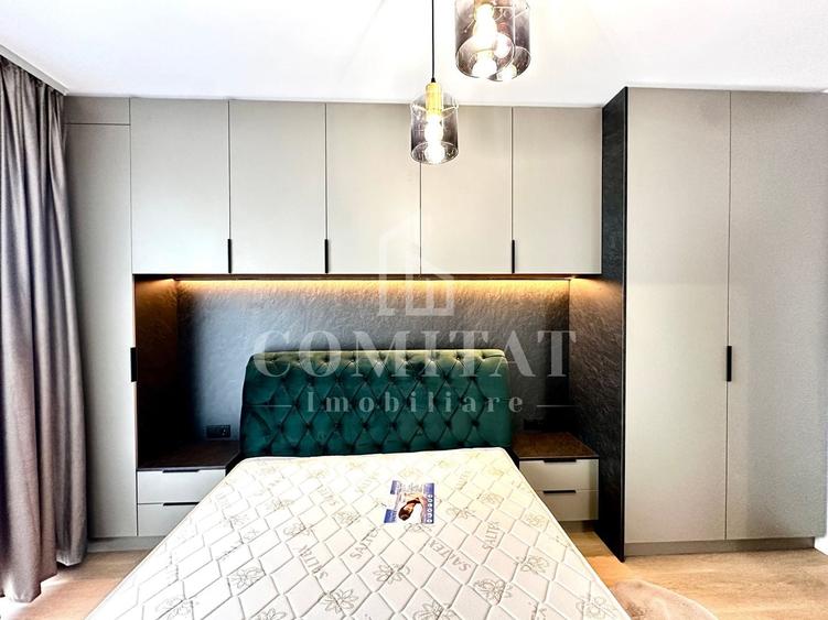 Apartament cu 3 camere semidecomandat, mobilat în Florești
