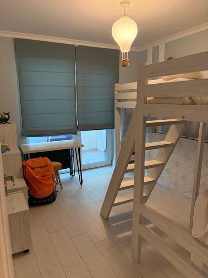 Apartament cu 3 camere semidecomandat, mobilat în Năvodari