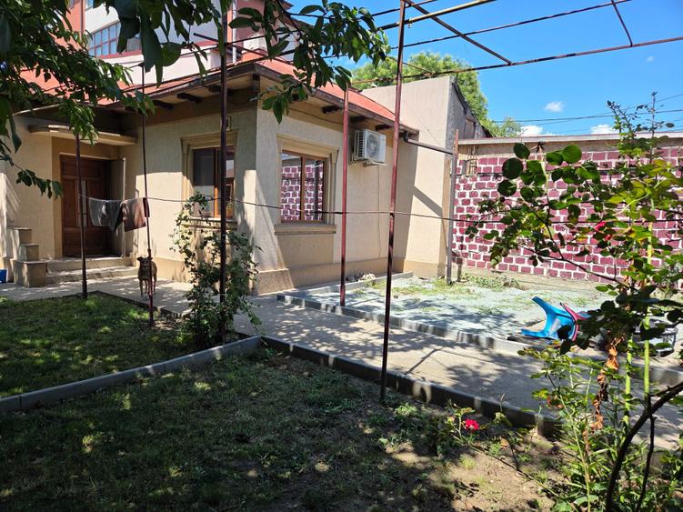 Casă cu 3 camere în Km 4