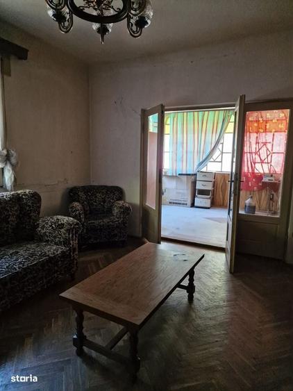 Casă cu 4 camere în Central