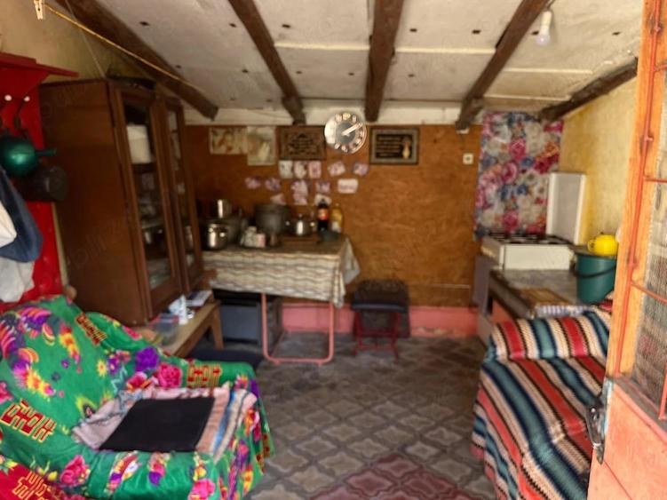 Casă cu 3 camere cu Teren 1759 Mp în Poarta Albă