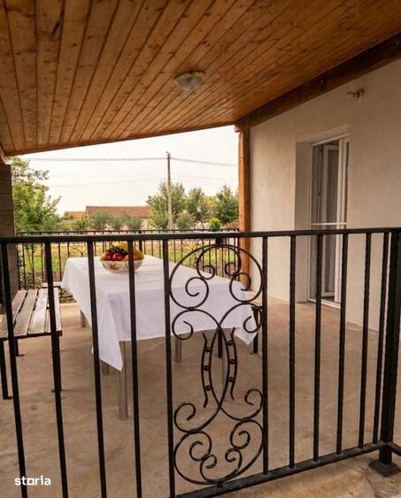 Casă cu 4 camere în Parța