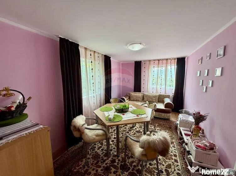 Casă cu 5 camere cu Teren 3344 Mp în Țifești