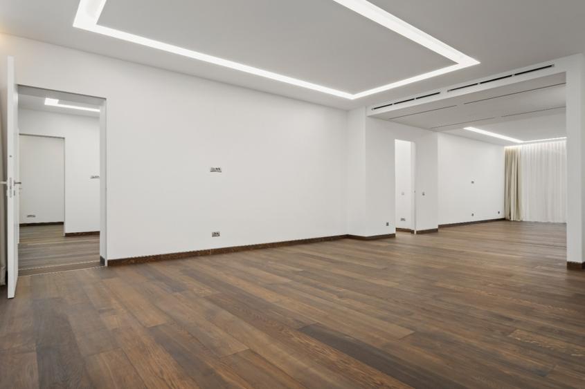 Apartament cu 5 camere decomandat în Arcul de Triumf