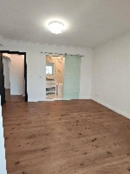 Apartament cu 4 camere decomandat în Decebal