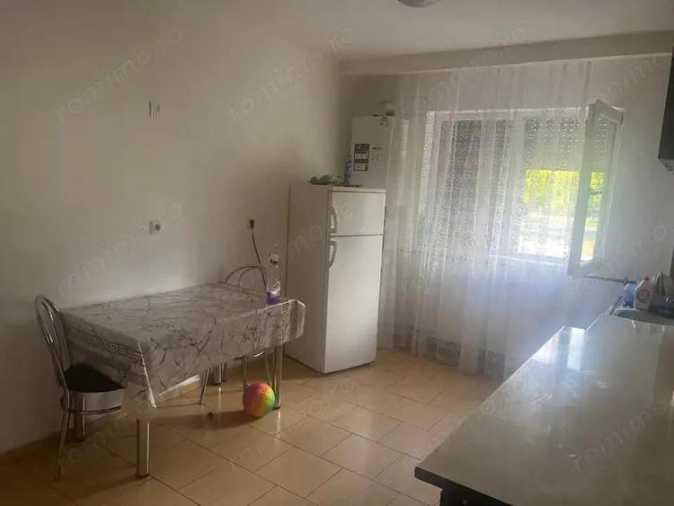 Apartament cu 2 camere semidecomandat, mobilat în Central