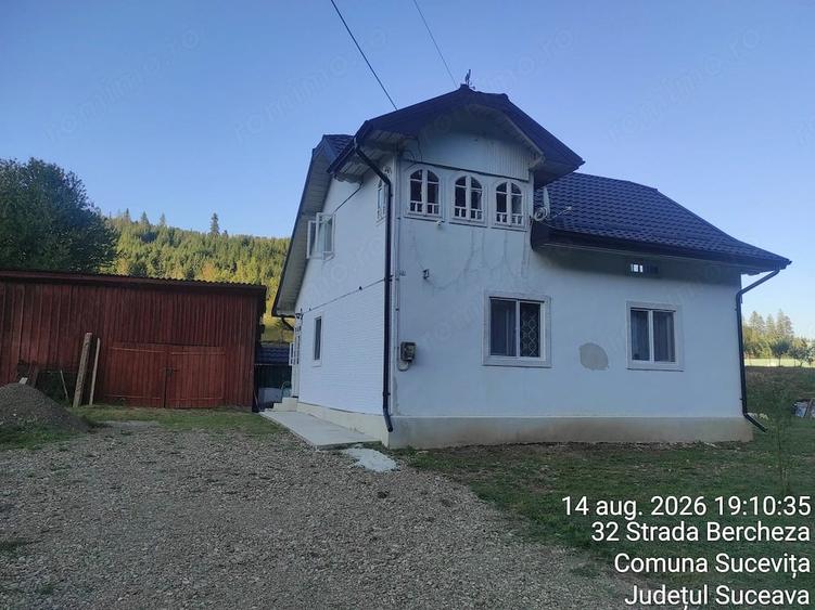Casă cu Teren 3000 Mp în Sucevița