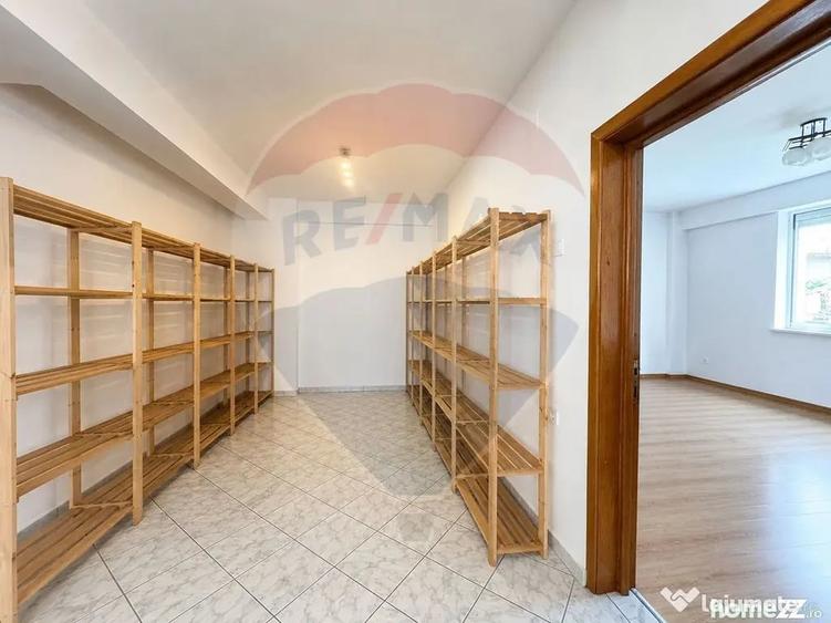 Casă cu 6 camere cu Teren 180 Mp în Giulești