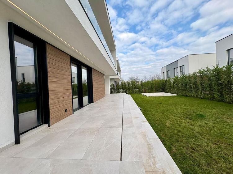 Casă individuală cu 4 camere cu Piscina în Tunari