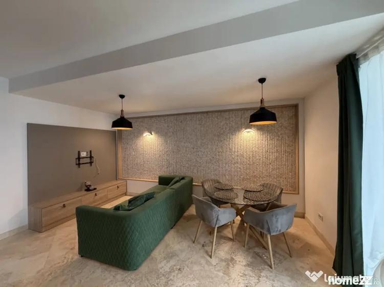 Apartament cu 3 camere decomandat în Parcul Carol
