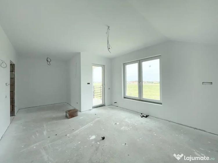 Casă cu 5 camere cu Teren 615 Mp în Moșnița Veche
