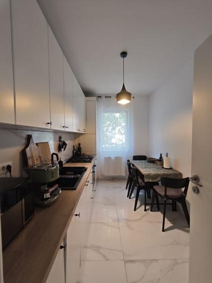 Apartament cu 3 camere decomandat, mobilat în Dobroești