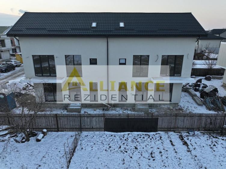 Casă individuală cu 5 camere decomandat cu Canalizare în Central