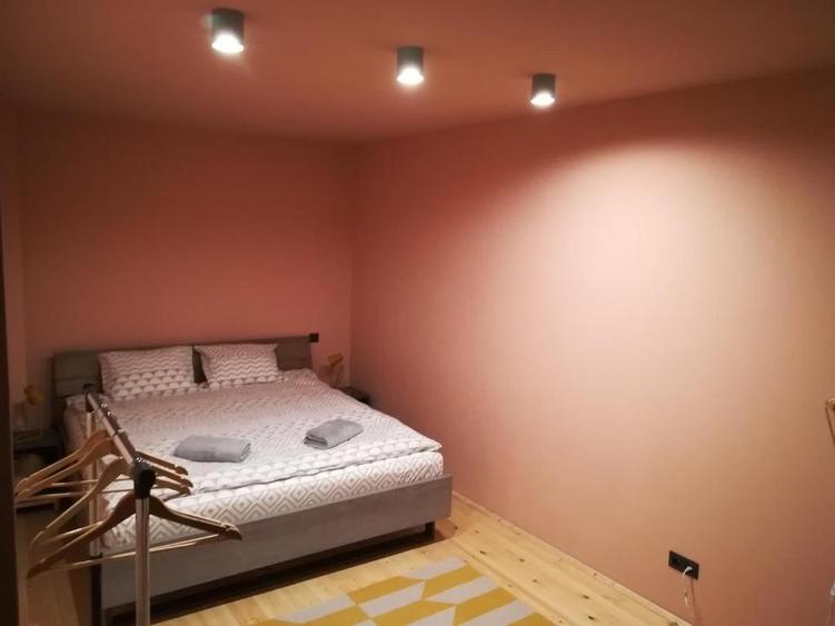 Apartament cu 3 camere decomandat, mobilat în Ultracentral