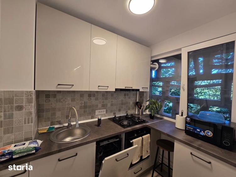 Metrou Costin Georgian, etaj 2, garson. moderna/lux, prima inchiriere. - 2