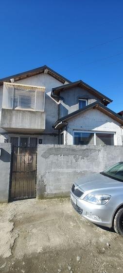 Casă cu 4 camere cu Canalizare în Exterior Vest