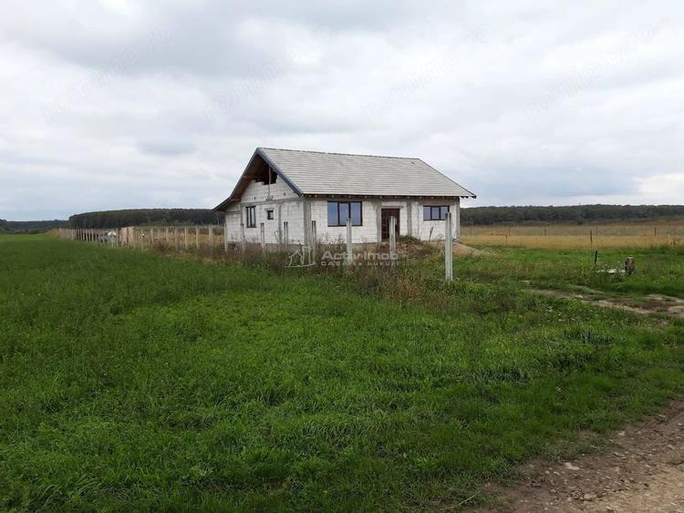 Casă cu Teren 4600 Mp în Miersig