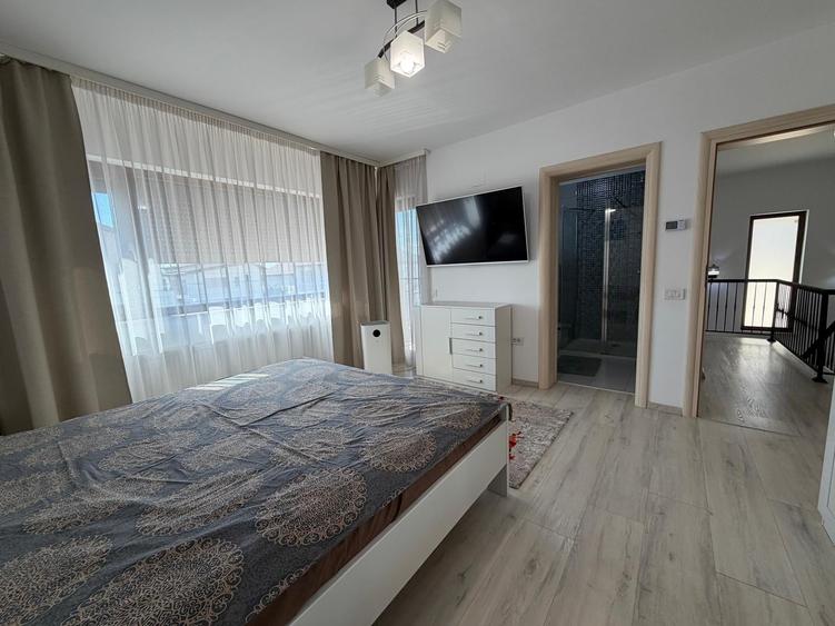 Casă individuală cu 4 camere cu Teren 440 Mp în Tunari